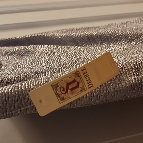 Lavender iridescent skirt - Picture 3 of 6